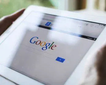 Ilustracija uz blog tekst: Sajt nije mobile-friendly? Šta proveriti za korisnike i Google